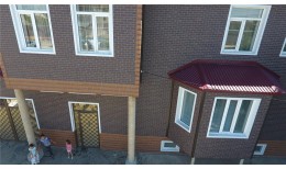 Фасадная панель Berg, коричневый