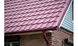 Кронштейн трубы Grand Line на кирпич 90мм RAL 3005 красное вино