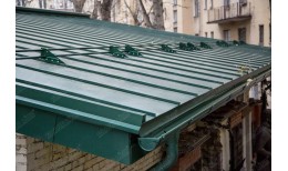 Кронштейн трубы Grand Line на дерево, 90мм RAL 6005 зеленый мох