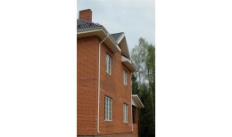 Хомут трубы на кирпич 90 мм RAL9003 сигнальный белый
